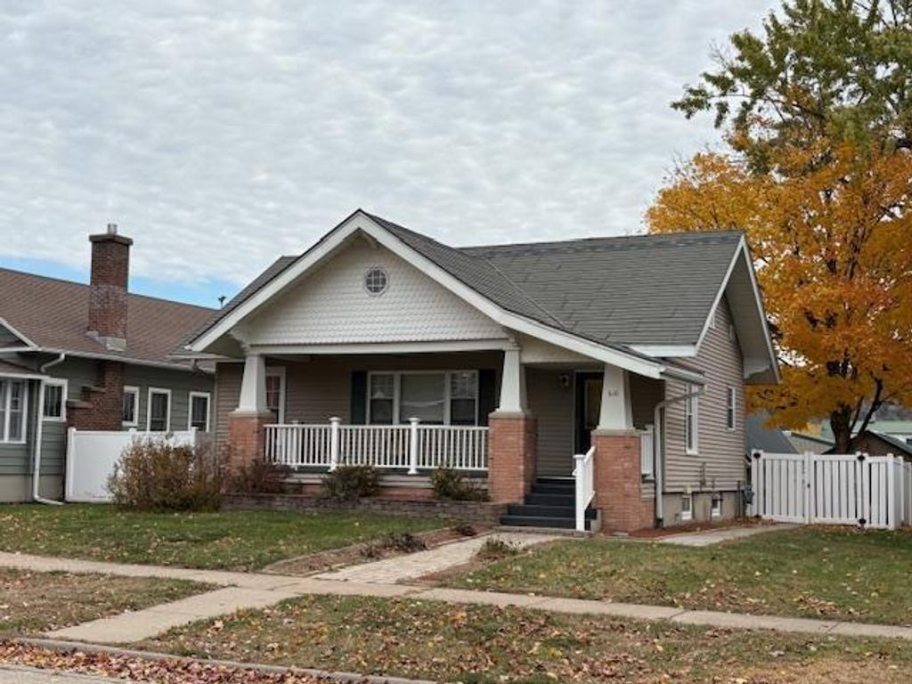 Photo of 610 S Michigan STREET, Prairie Du Chien, WI 53821 (MLS # 2012079)