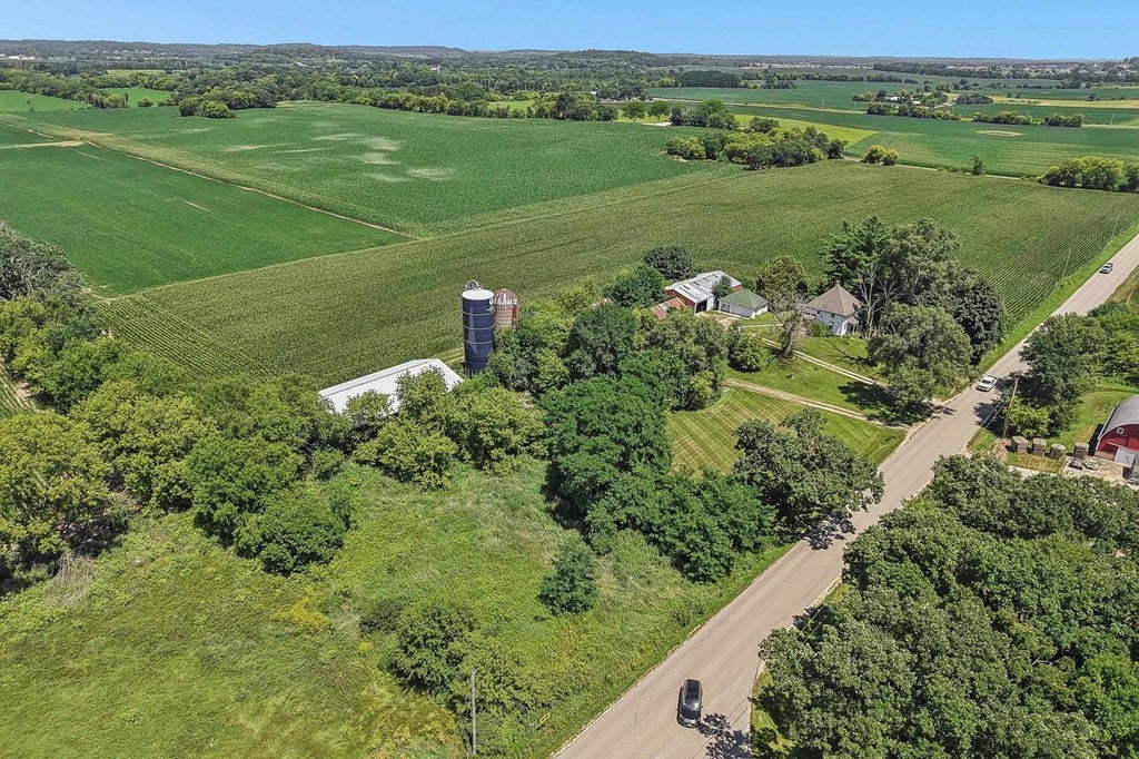 Photo of 5 Acres Lincoln ROAD, Oregon, WI 53575 (MLS # 2028273)