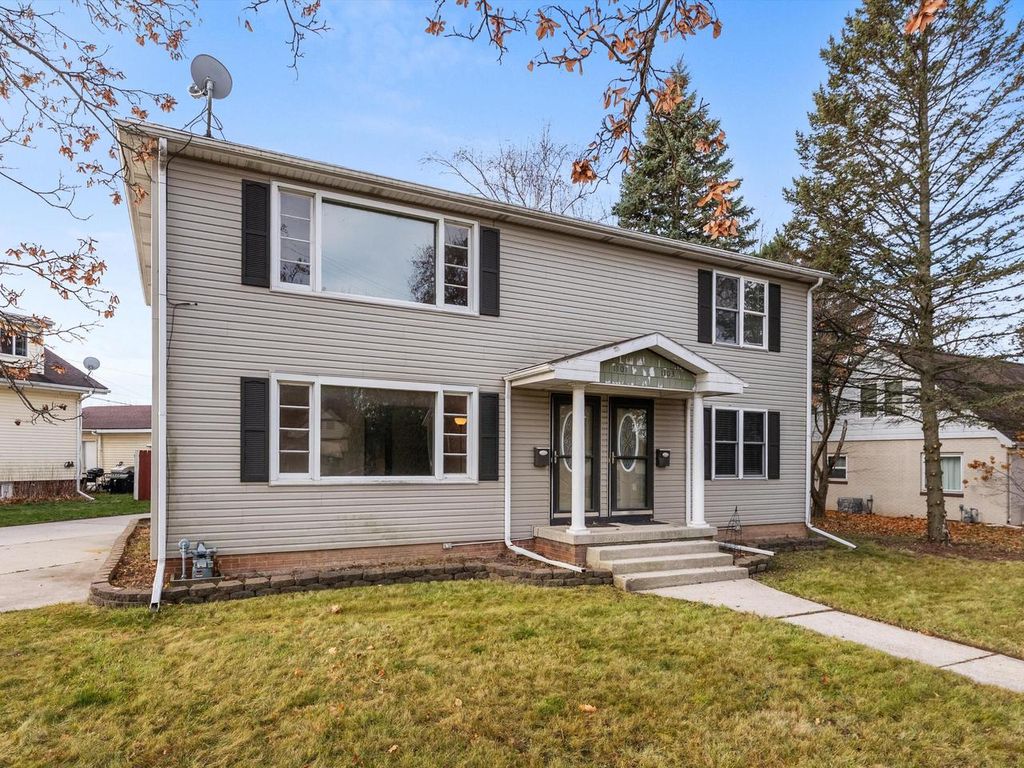 Photo of 1101 Nagle AVENUE #1103, Manitowoc, WI 54220 (MLS # 1943856)