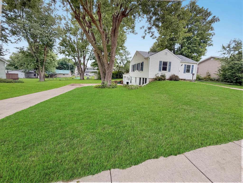 Photo of 760 N Court STREET, Platteville, WI 53818 (MLS # 2030922)
