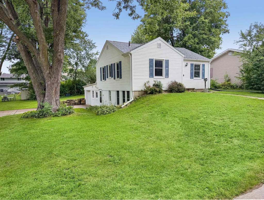 Photo of 760 N Court STREET, Platteville, WI 53818 (MLS # 2030922)