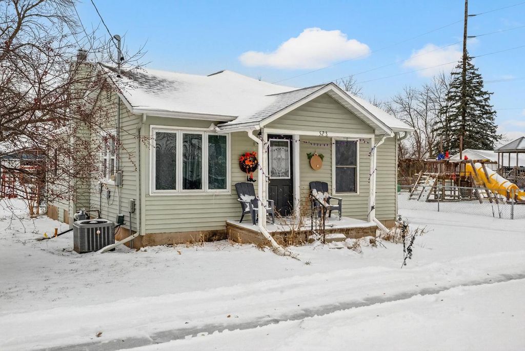 Photo of 523 Michigan STREET, Omro, WI 54963 (MLS # 50319503)