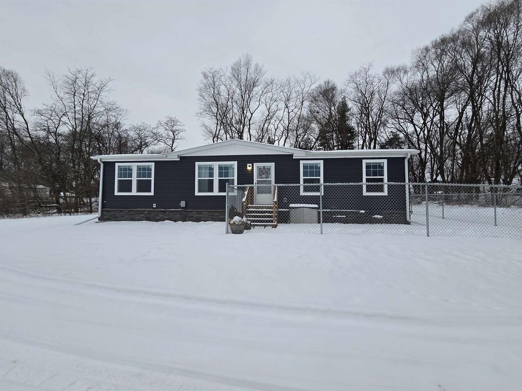 Photo of 626 N Semrow ROAD, Coloma, WI 54930 (MLS # 50319004)