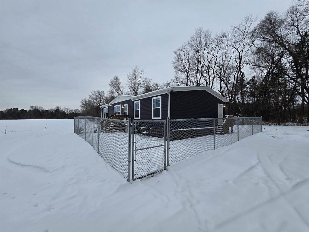 Photo of 626 N Semrow ROAD, Coloma, WI 54930 (MLS # 50319004)