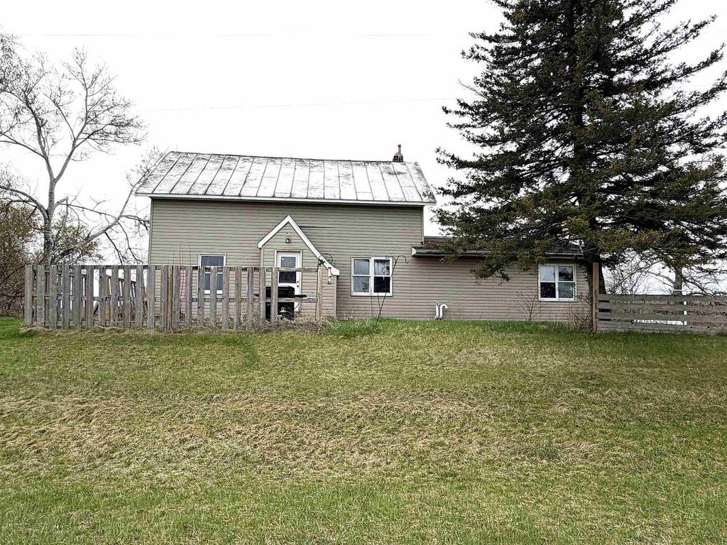 Photo of W4663 Woodlund ROAD, Peshtigo, WI 54157 (MLS # 50324758)
