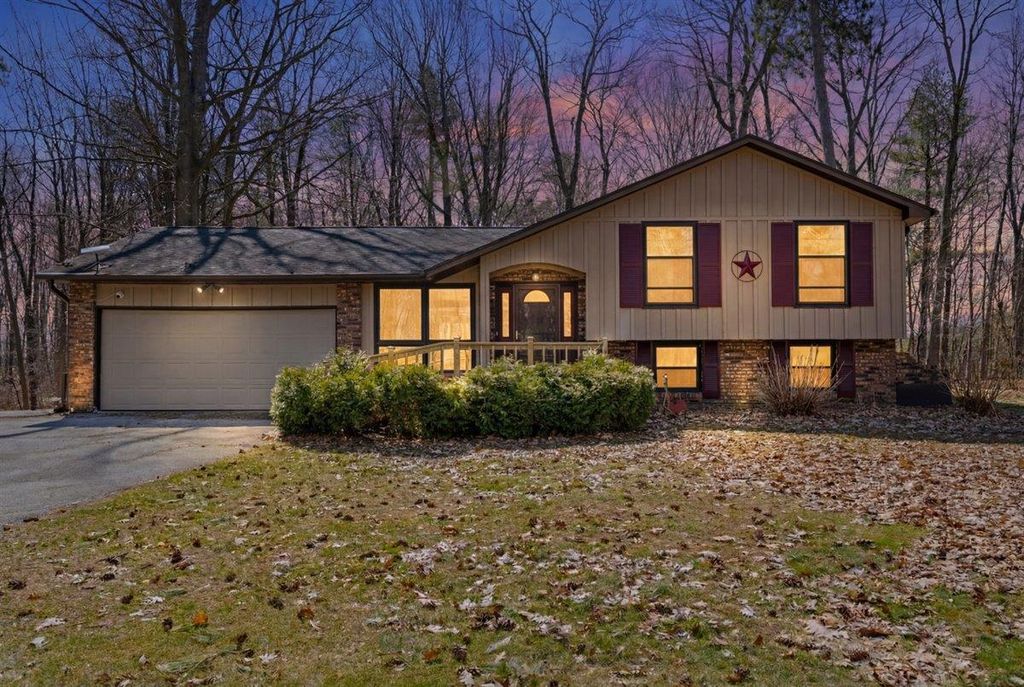 Photo of 10897 Circle ROAD, Luxemburg, WI 54217 (MLS # 50323556)