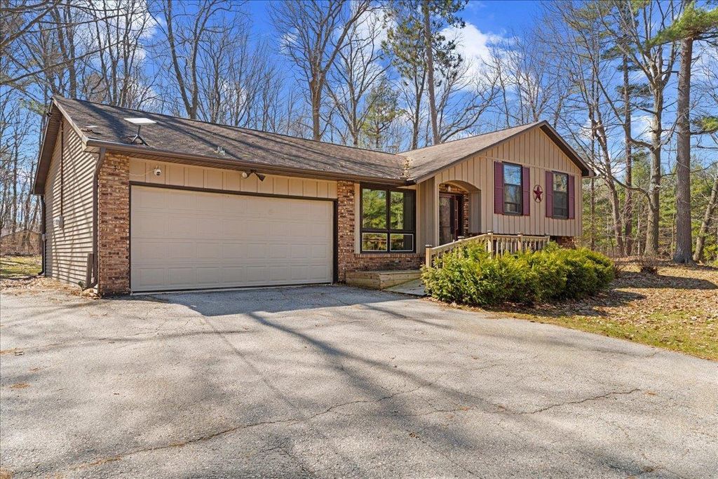 Photo of 10897 Circle ROAD, Luxemburg, WI 54217 (MLS # 50323556)