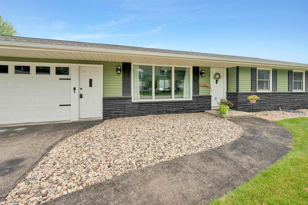 Photo of N4160 Peterson ROAD, Kaukauna, WI 54130 (MLS # 50329329)