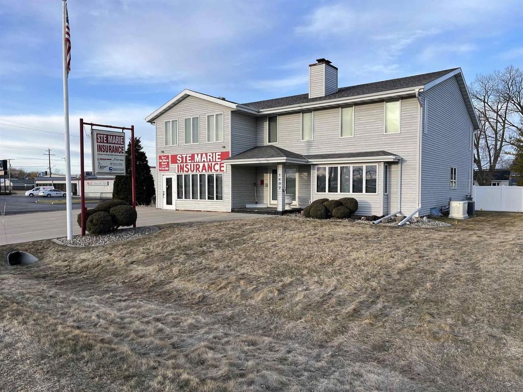 Photo of 1407 N Lynndale DRIVE, Appleton, WI 54914 (MLS # 50322804)