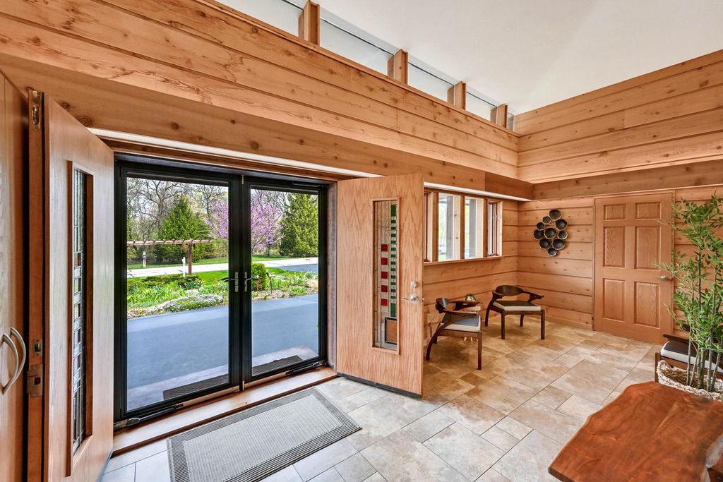 Photo of 2115 Underwood PARKWAY, Elm Grove, WI 53122 (MLS # 1958802)