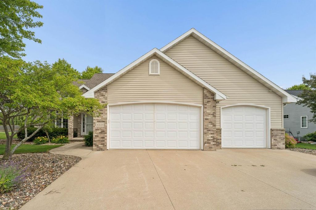 Photo of 4226 E Appleseed DRIVE, Appleton, WI 54913 (MLS # 50328290)