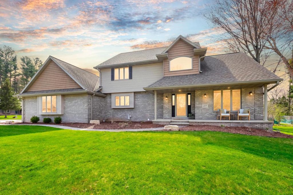 Photo of 377 Riverwood LANE, Green Bay, WI 54313 (MLS # 50324331)