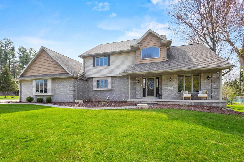 Photo of 377 Riverwood LANE, Green Bay, WI 54313 (MLS # 50324331)