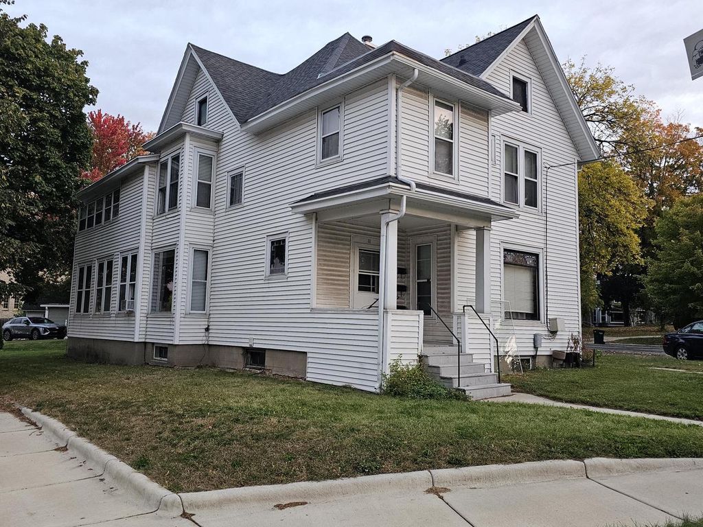 Photo of 11 S 4th STREET EAST STREET E, Fort Atkinson, WI 53538 (MLS # 1940209)