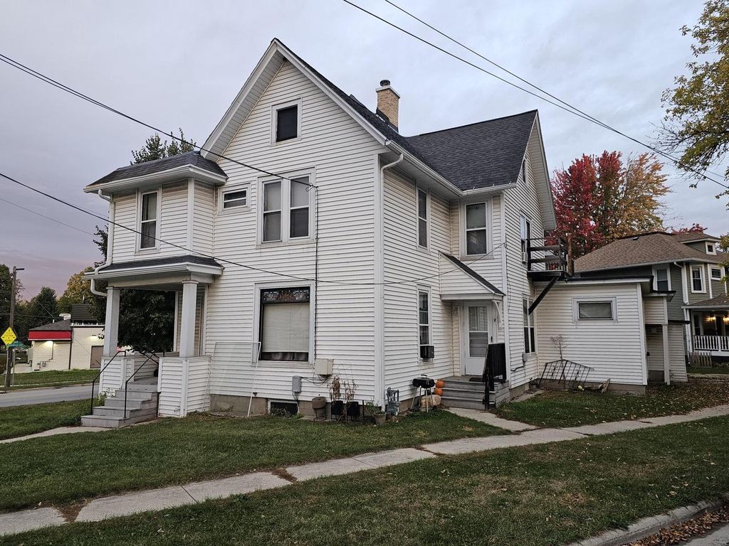 Photo of 11 S 4th STREET EAST STREET E, Fort Atkinson, WI 53538 (MLS # 1940209)