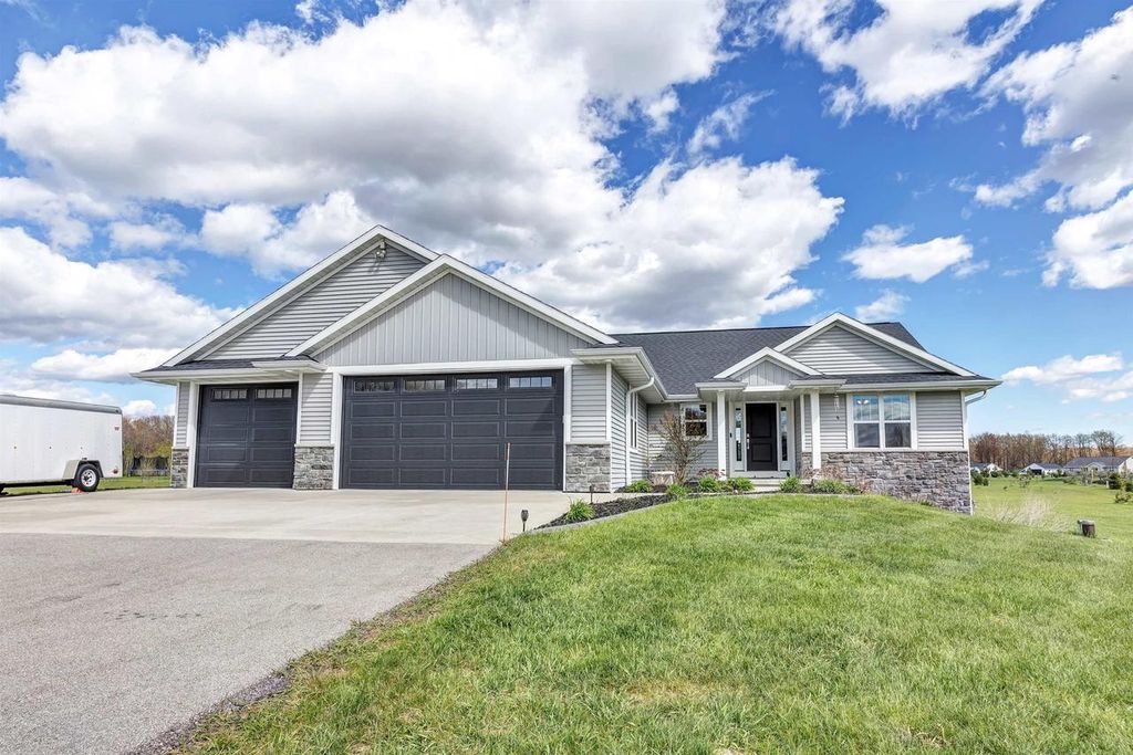 Photo of 392 Song Bird CIRCLE, Sobieski, WI 54171 (MLS # 50325448)