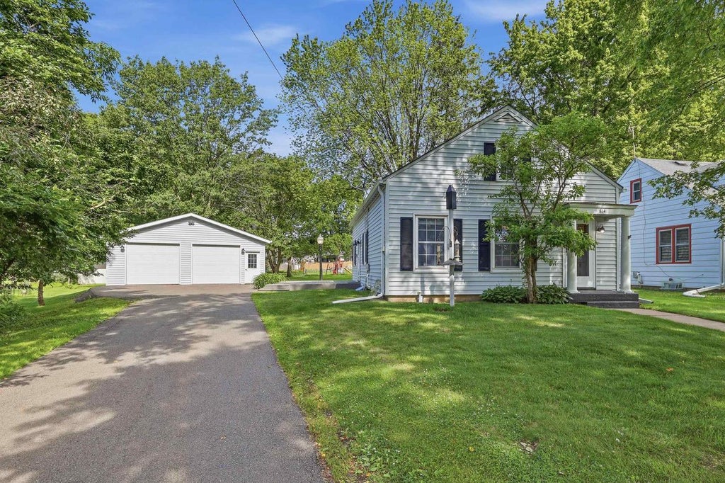 Photo of 814 S Oak AVENUE, Marshfield, WI 54449 (MLS # 22602928)