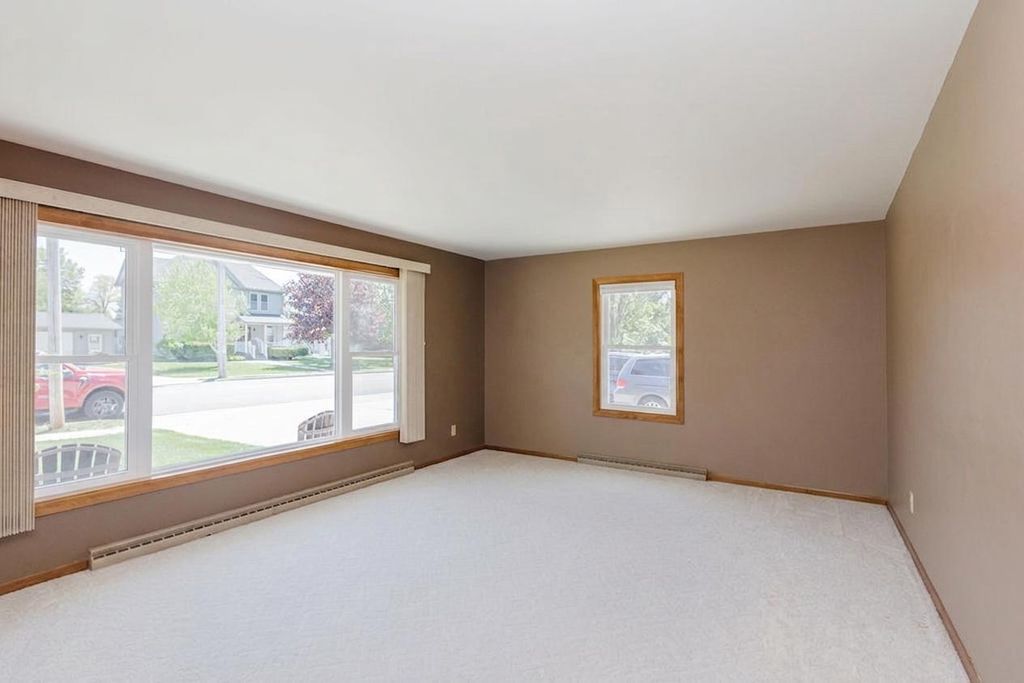 Photo of 880 N 2nd STREET, Platteville, WI 53818 (MLS # 2023118)