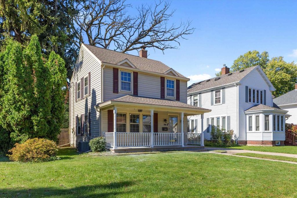 Photo of 746 S Grove STREET, Ripon, WI 54971 (MLS # 50316429)