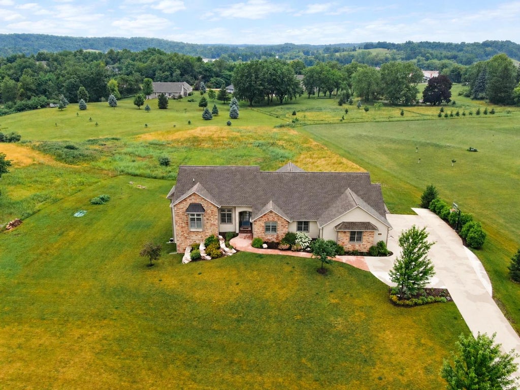 Photo of 4268 S Woodcrest Ridge DRIVE, West Bend, WI 53095 (MLS # 1980614)