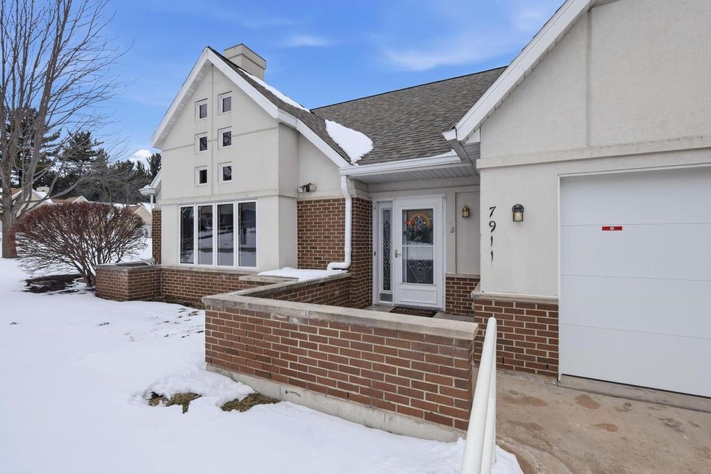 Photo of 7911 Courtyard DRIVE, Madison, WI 53719 (MLS # 2016155)