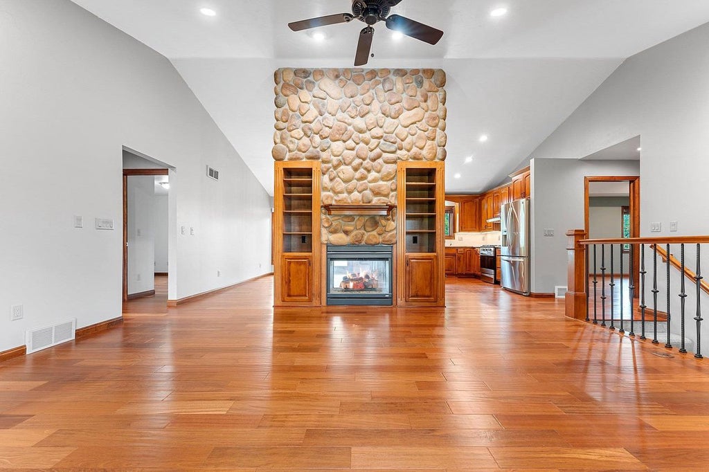 Photo of 2328 Lost Dauphin ROAD, De Pere, WI 54115 (MLS # 50333193)