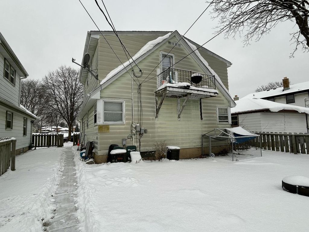 Photo of 5666 N 97th STREET #5668, Milwaukee, WI 53225 (MLS # 1947955)