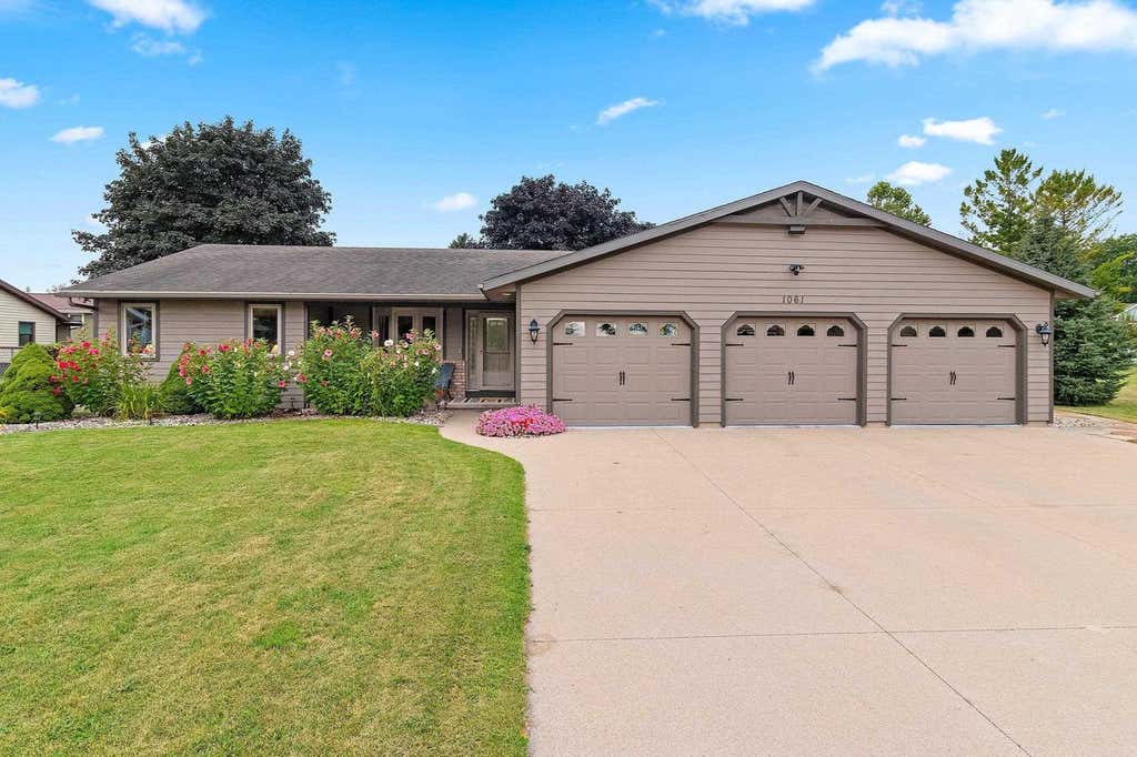 Photo of 1061 Patrick COURT, Neenah, WI 54956 (MLS # 50331261)