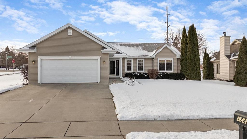 Photo of 1542 Primrose LANE, Fond Du Lac, WI 54935 (MLS # 50321120)