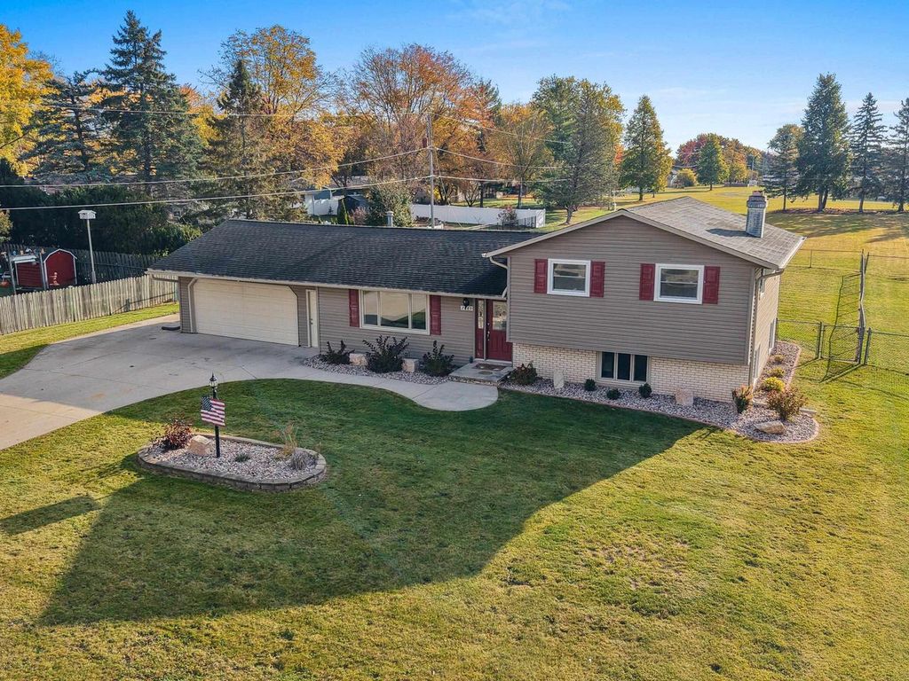 Photo of 2689 Clive STREET, Green Bay, WI 54313 (MLS # 50317542)