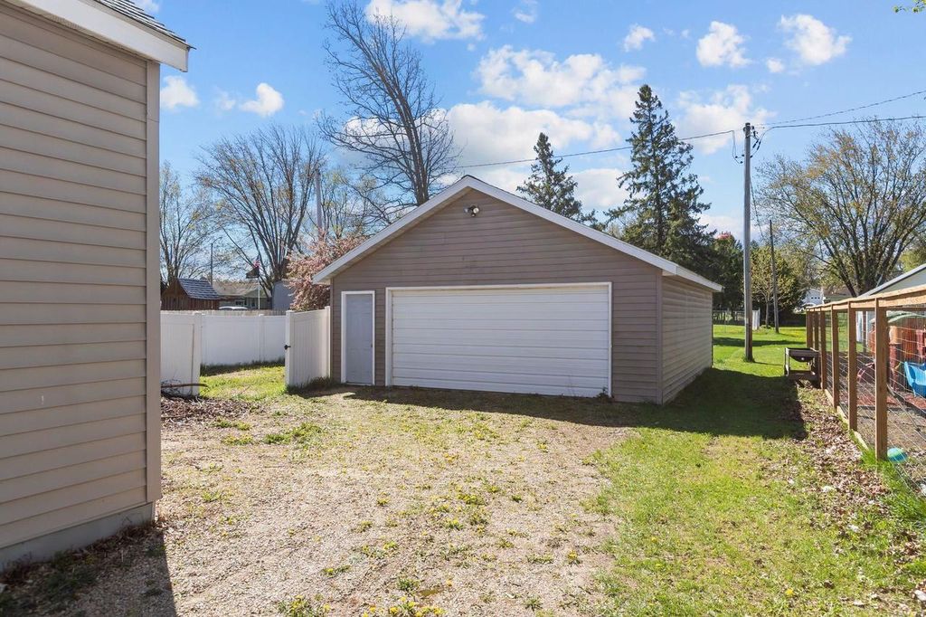 Photo of 219 2nd STREET, Manawa, WI 54949 (MLS # 50324921)