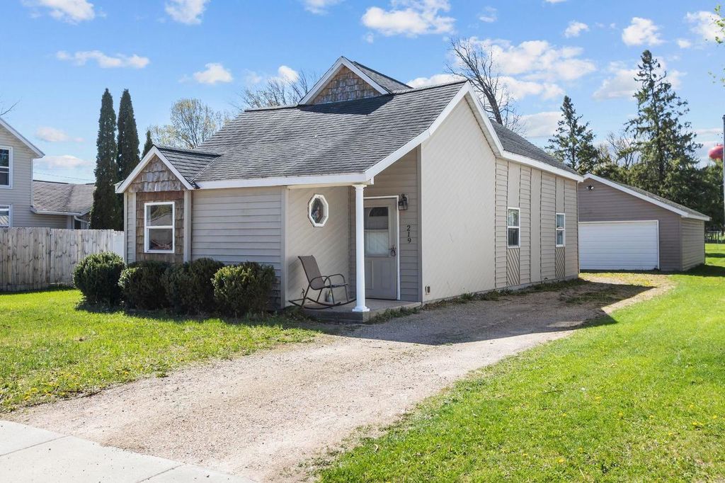Photo of 219 2nd STREET, Manawa, WI 54949 (MLS # 50324921)