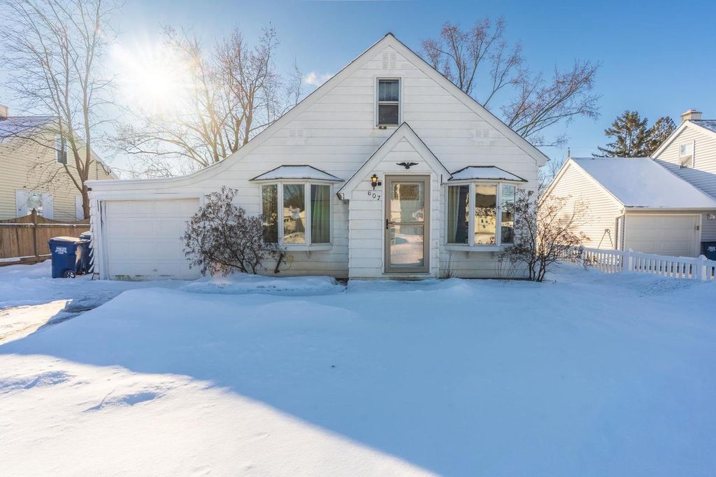 Photo of 607 Eau Claire BOULEVARD, Wausau, WI 54403 (MLS # 22600215)