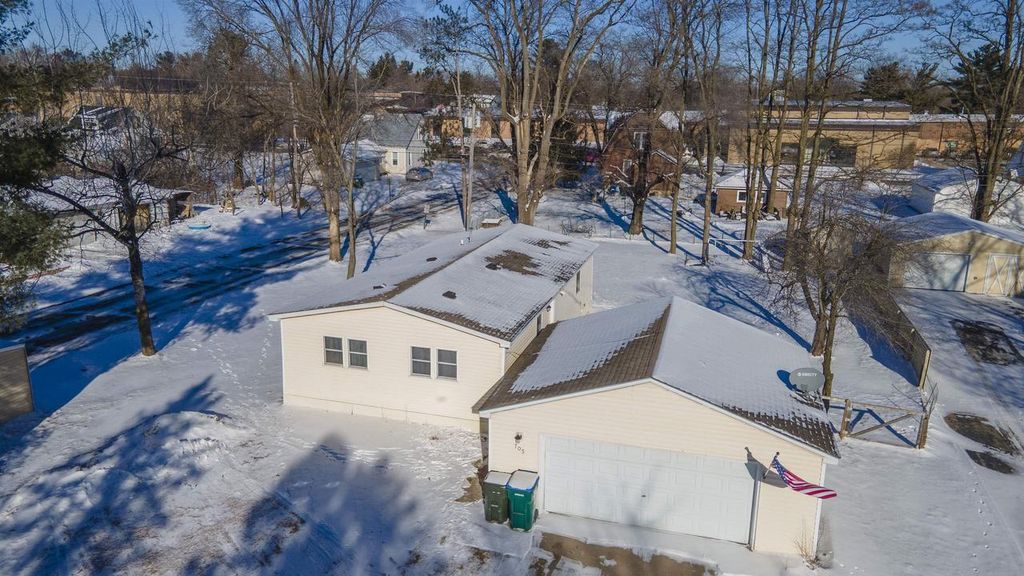 Photo of 705 Cleveland AVENUE, Wild Rose, WI 54984 (MLS # 50320178)