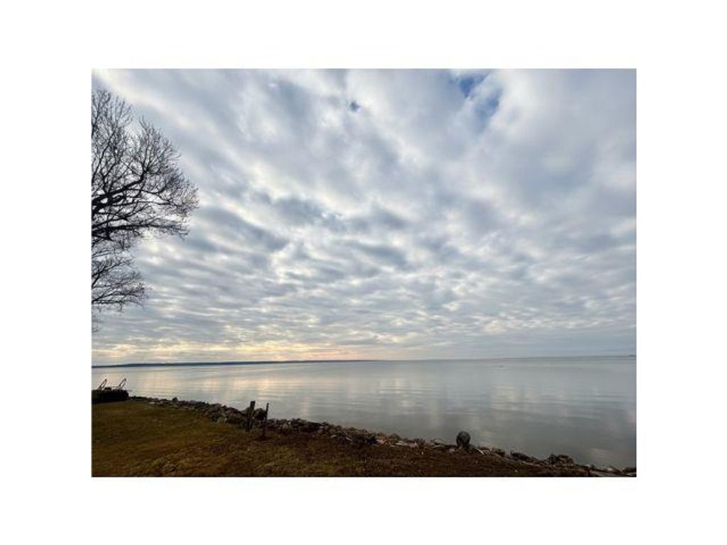 Photo of W7225 Firelane 2, Menasha, WI 54952 (MLS # 50323511)