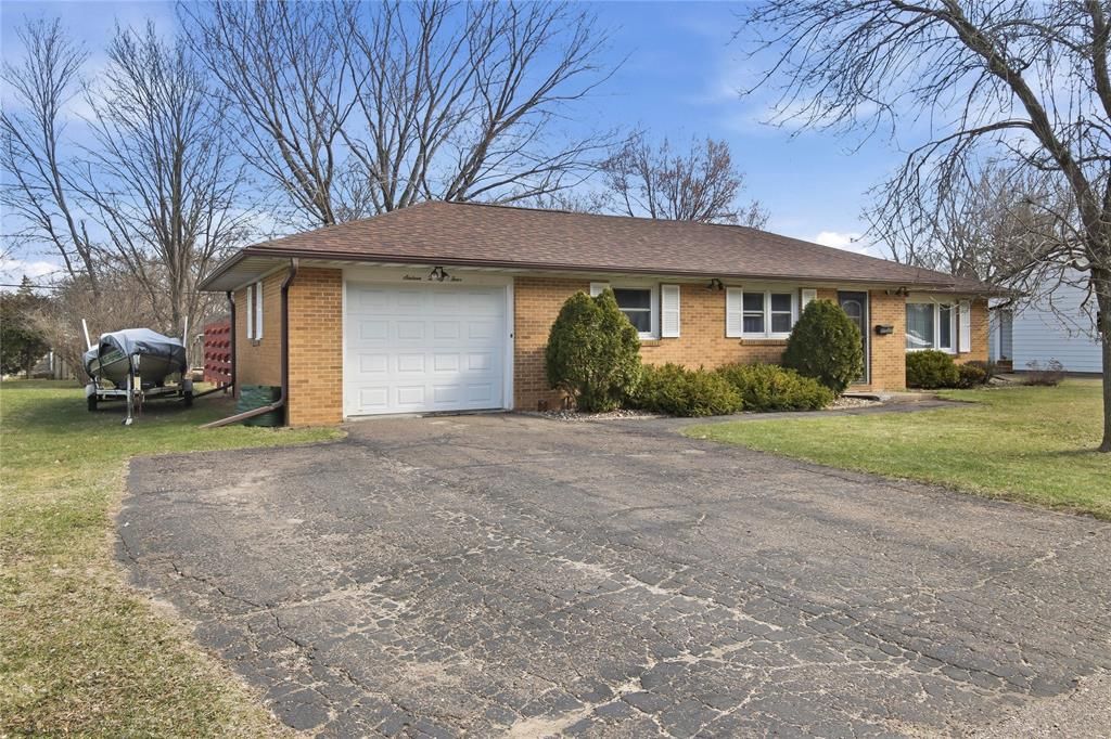 Photo of 1624 Taft AVENUE, Eau Claire, WI 54701 (MLS # 1600097)