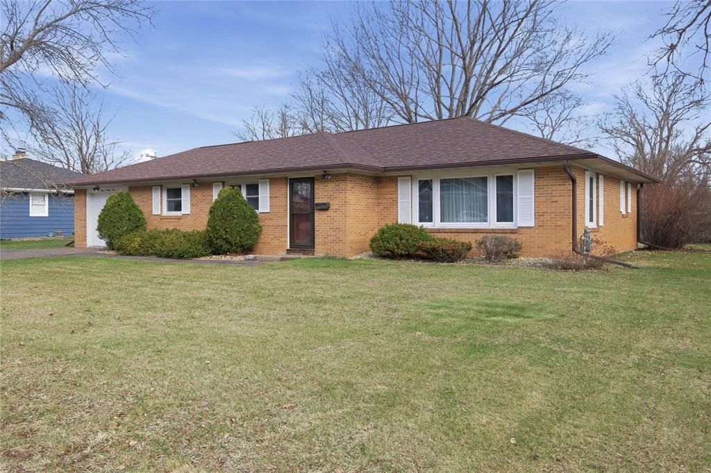 Photo of 1624 Taft AVENUE, Eau Claire, WI 54701 (MLS # 1600097)