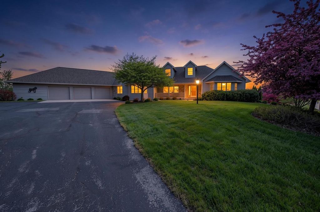 Photo of 5141 Pine Grove ROAD, Denmark, WI 54208 (MLS # 50326137)