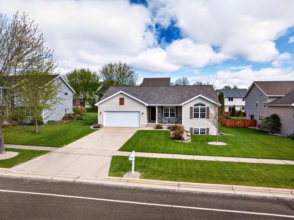 Photo of 3152 W Main STREET, Sun Prairie, WI 53590 (MLS # 2023951)