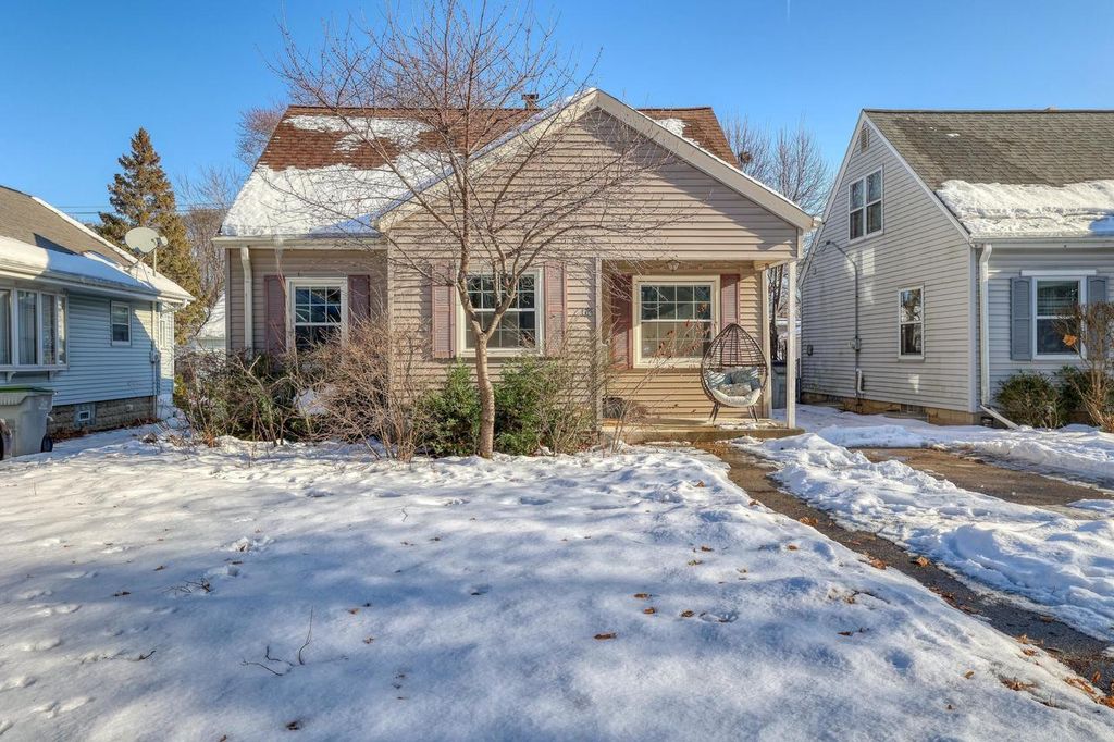 Photo of 176 N 73rd STREET, Milwaukee, WI 53213 (MLS # 1945569)