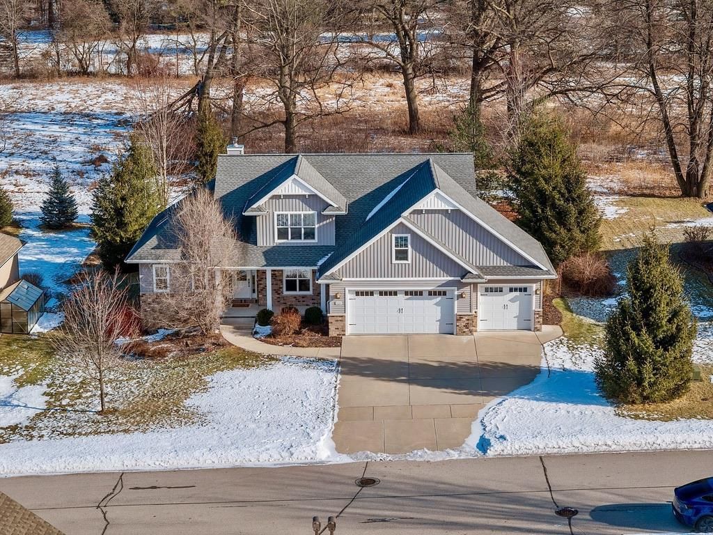 Photo of 905 Red Fox DRIVE, Green Bay, WI 54313 (MLS # 50320232)