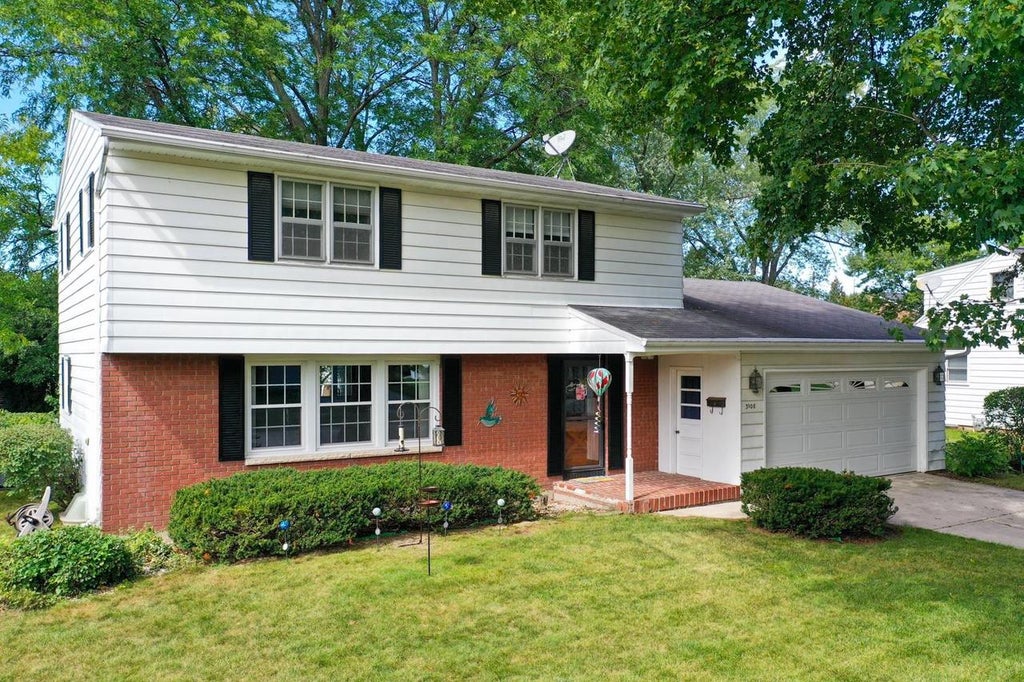 Photo of 3108 S Clay STREET, Green Bay, WI 54301 (MLS # 50332474)