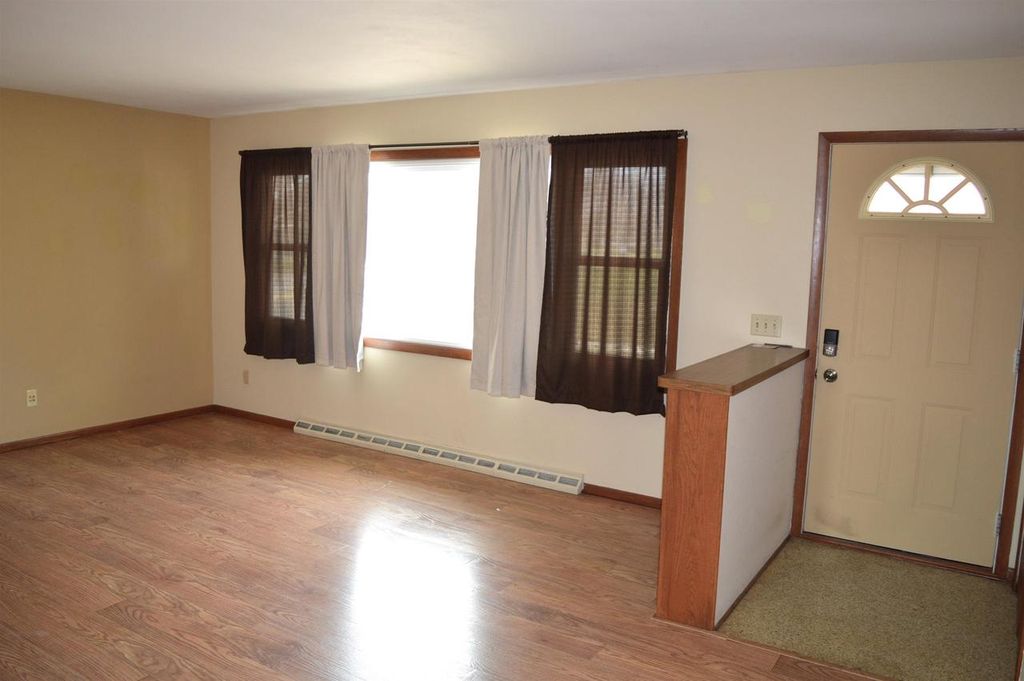 Photo of 1002 Ellen AVENUE, Madison, WI 53716 (MLS # 2015848)