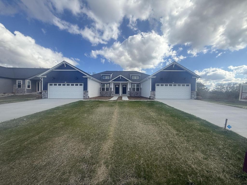 Photo of 512 Golf DRIVE, Jefferson, WI 53549 (MLS # 1938303)