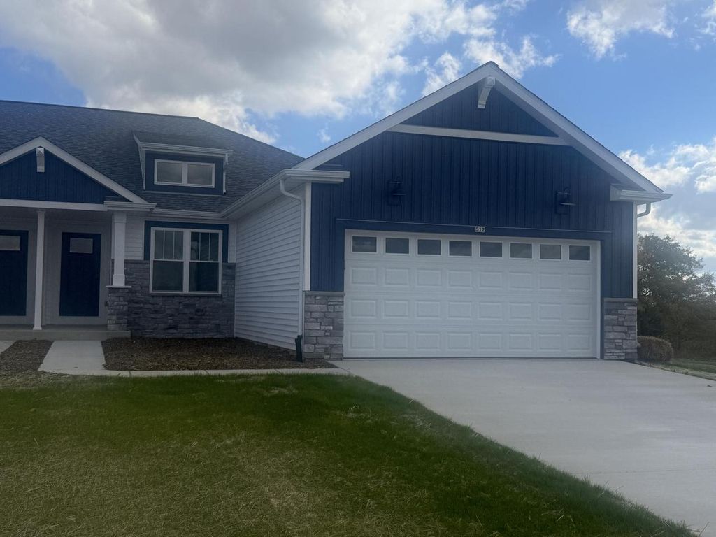Photo of 512 Golf DRIVE, Jefferson, WI 53549 (MLS # 1938303)