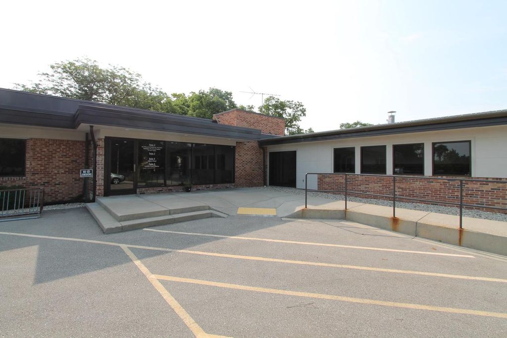 Photo of 190 Gardner AVENUE #3, Burlington, WI 53105 (MLS # 1958208)