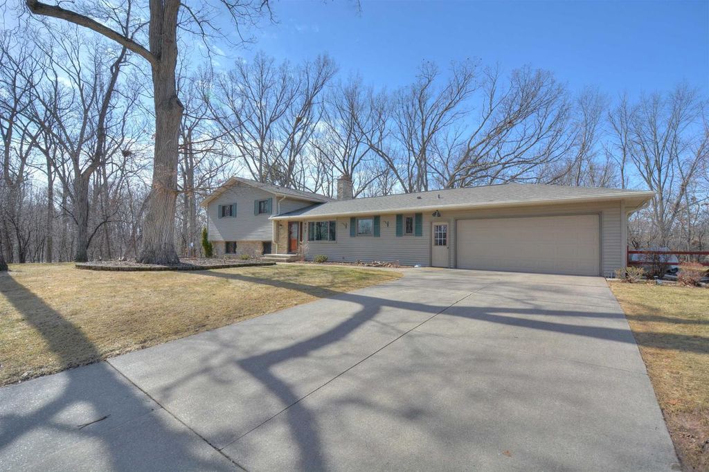 Photo of 505 Meadow LANE, Kaukauna, WI 54130 (MLS # 50322173)