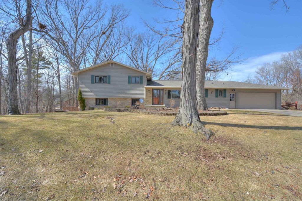 Photo of 505 Meadow LANE, Kaukauna, WI 54130 (MLS # 50322173)