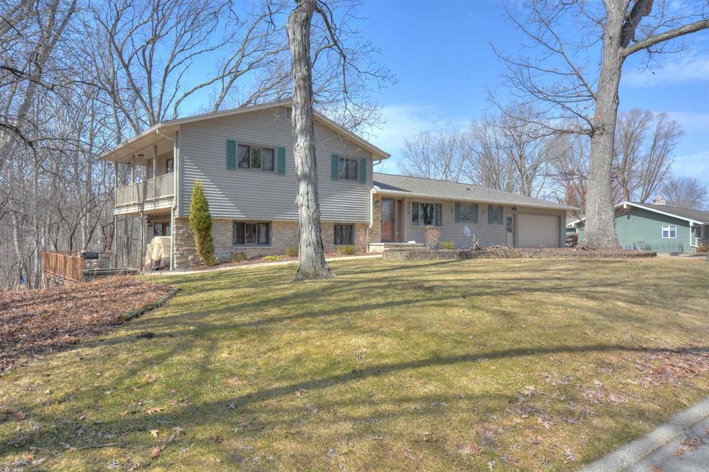 Photo of 505 Meadow LANE, Kaukauna, WI 54130 (MLS # 50322173)