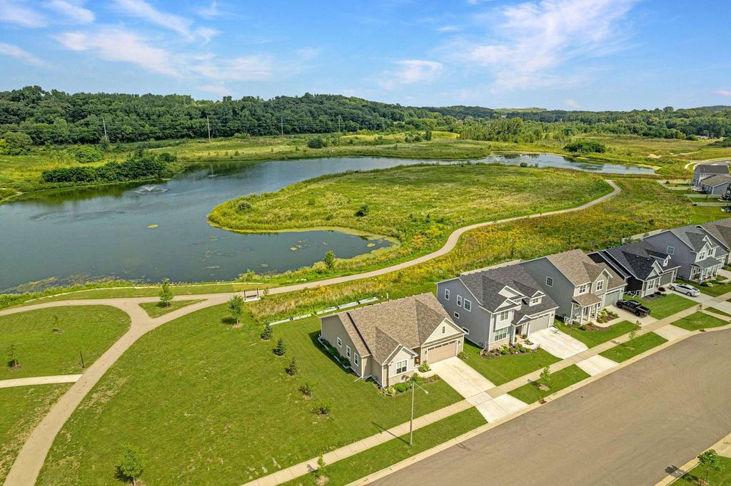 Photo of 2006 AUTUMN LAKE PARKWAY, Madison, WI 53718 (MLS # 2012350)